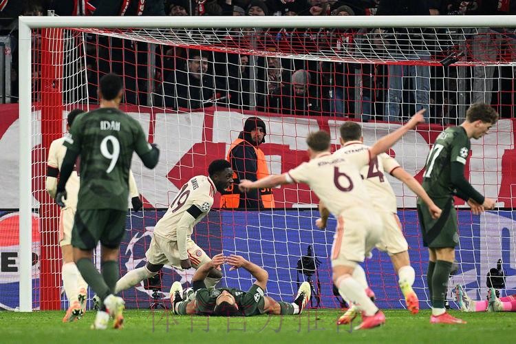 拜仁连续12年未在欧冠小组赛主场输球；本赛季中柱9次创纪录